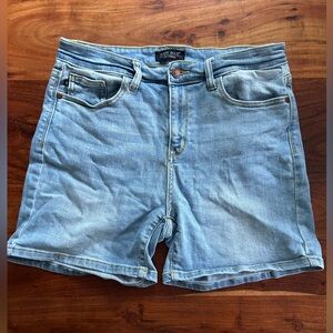 Judy blue light wash denim jean shorts midi